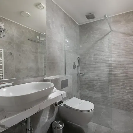 Hotell Antonio 4*